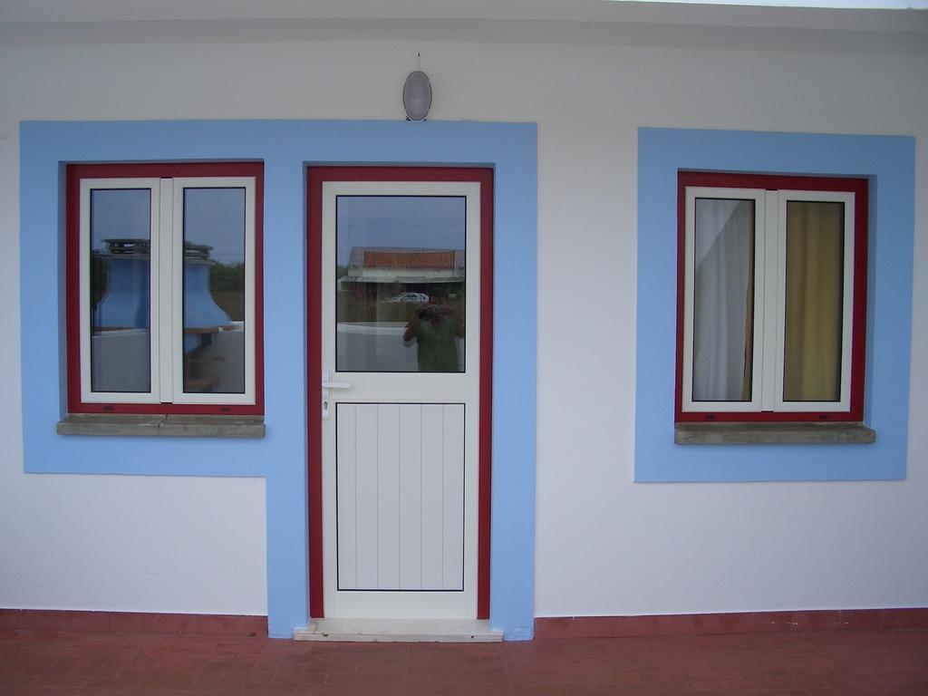 Apartamentos Monte da Rosa Vila Nova de Milfontes Quarto foto